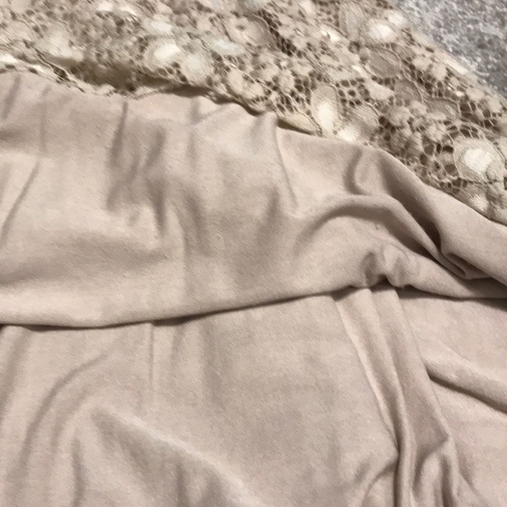 Lace dress - Picture 3 of 4
